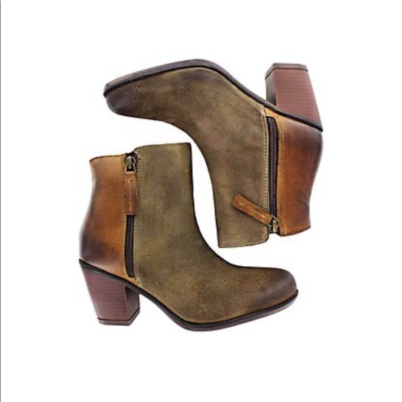 NWB ROAN® Lina Block Heel Booties - Picture 16 of 16